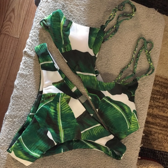 Medium Bottoms Only ‼️Jungle Pattern Bikini - Picture 3 of 7